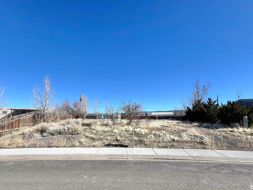 1st image of 311 Lupin Dr