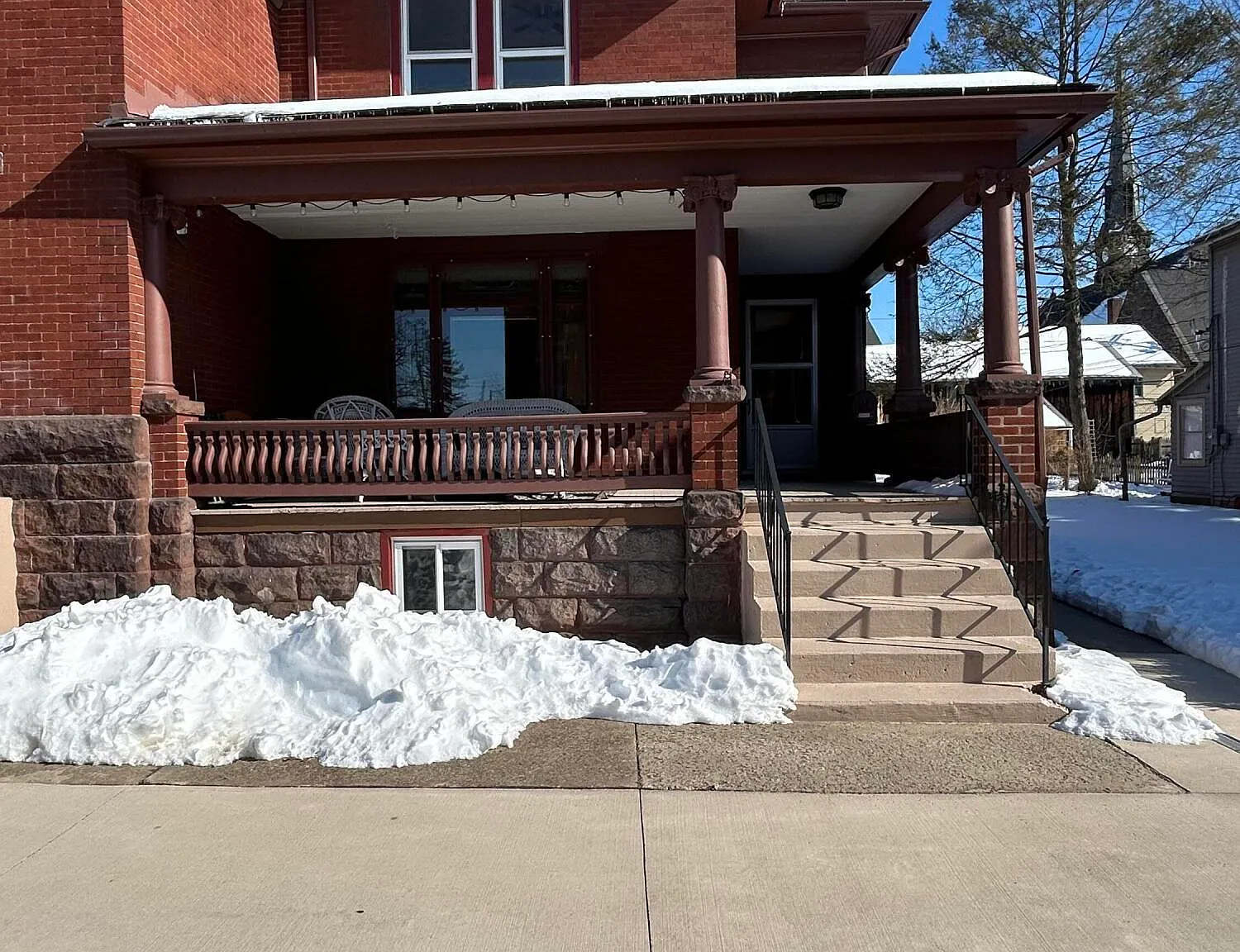 4 bed, 3478 sqft, $2,200 — Photo 1