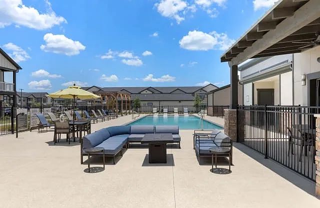 Modern and Spacious Resort Style Pool
