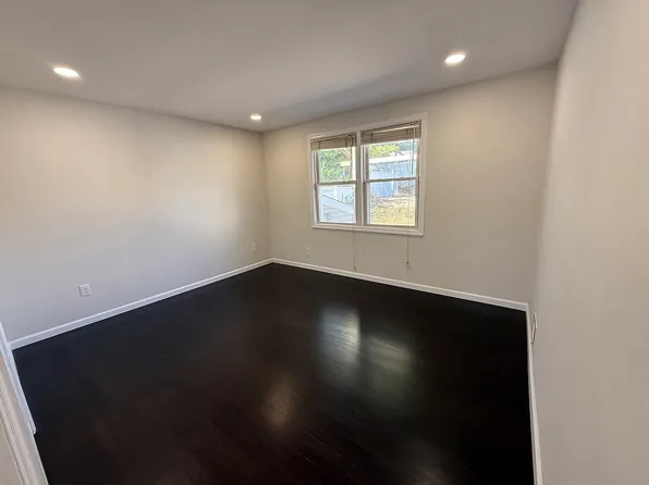 627 Mola Blvd, Elmwood Park, NJ 07407