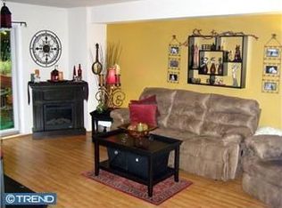 1052 Village Ln, Pottstown, PA 19464
