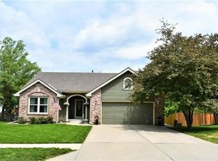 306 E 20th Ter, Kearney, MO 64060