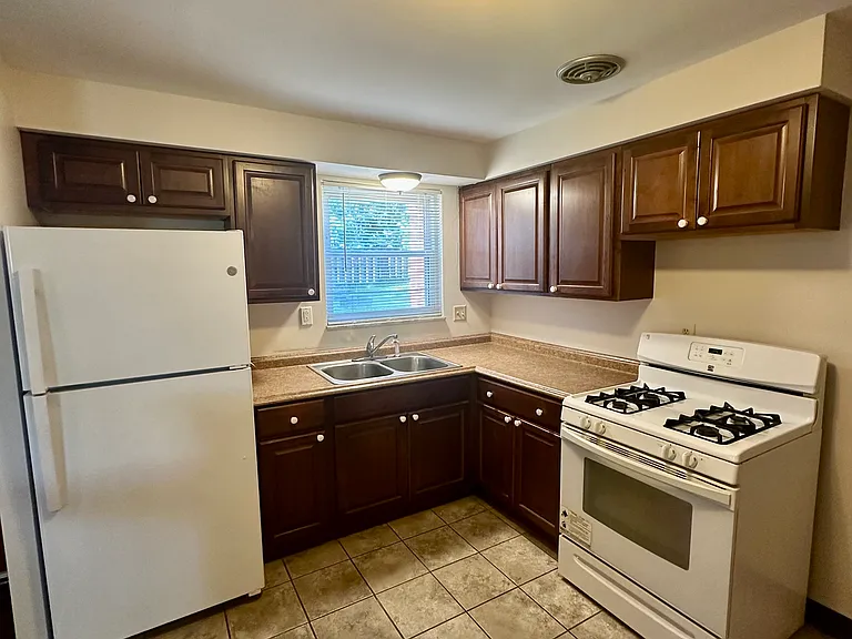 46 N Emily St #46 — Photo 6