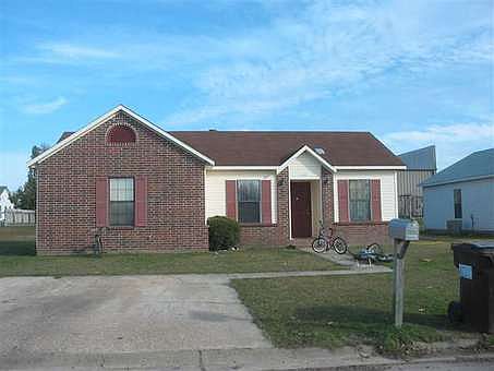 1st image of 1102 Mitchell Dr