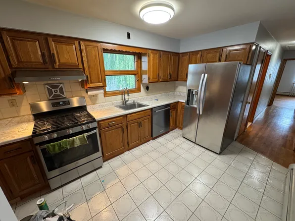 238 Webster Avenue image 4 of 9