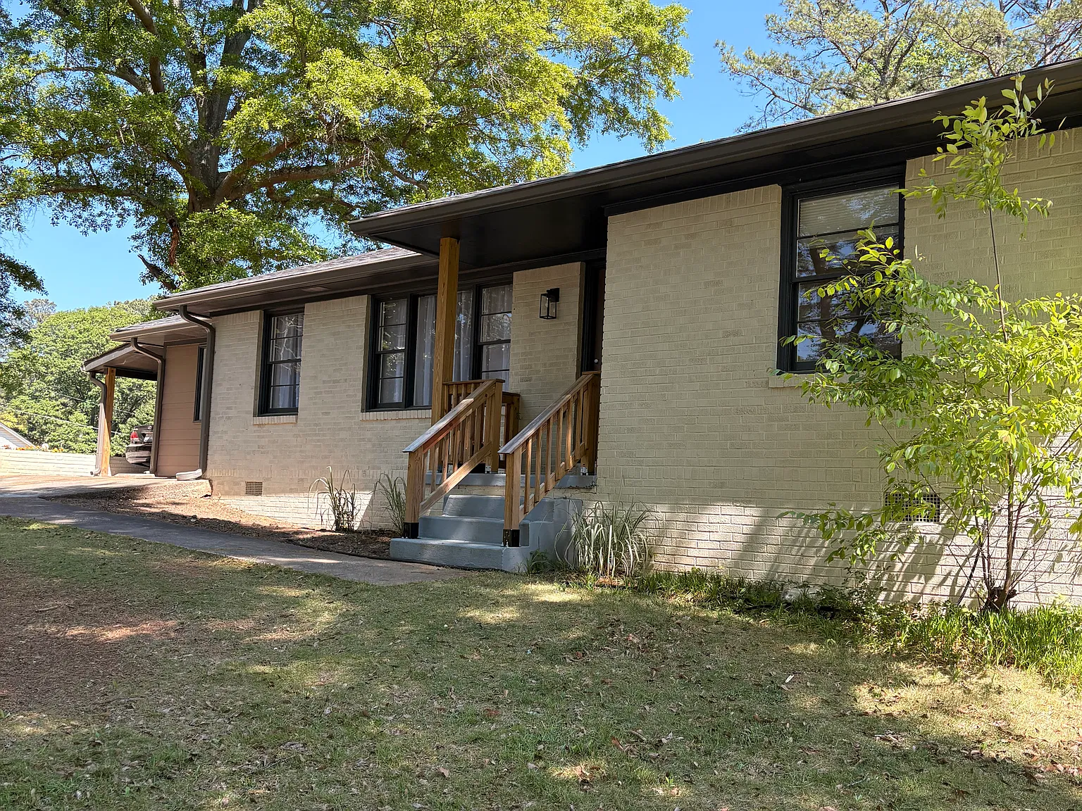 3 bed, 1492 sqft, $2,400 — Photo 2