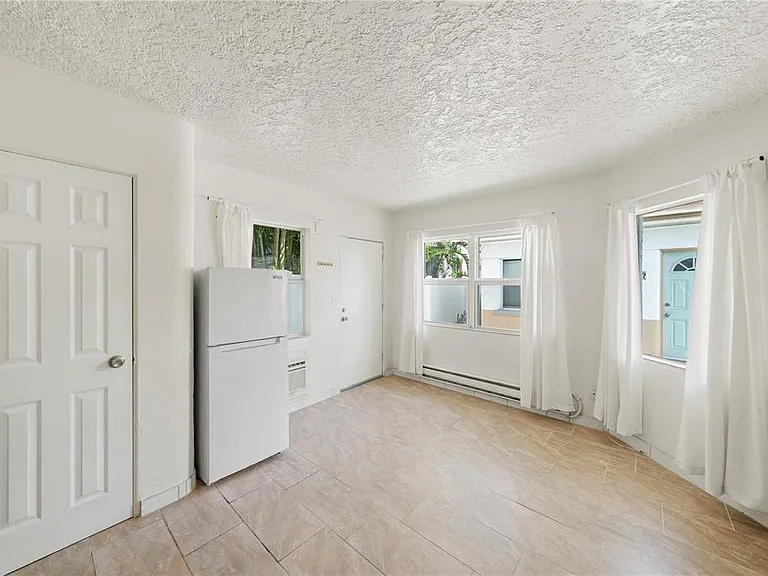 901 3rd St N #7 — Photo 3