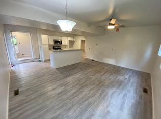 929 Greenville Hwy #B, Hendersonville, NC 28739