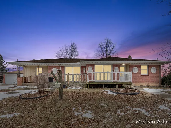 4356-4358 Kentridge Dr SE, Grand Rapids, MI 49508