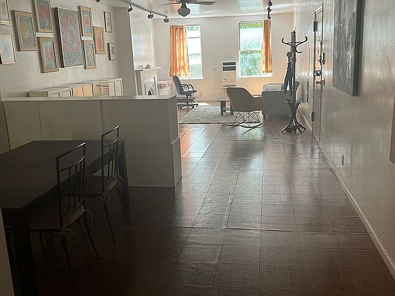 4th image of 271 E 7th St #2