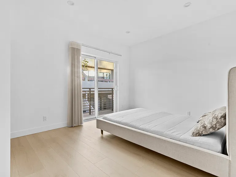 360 Burchett St #6 — Photo 17
