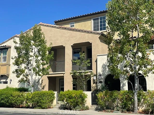 3 bed, 2000 sqft, $3,550 — Photo 2