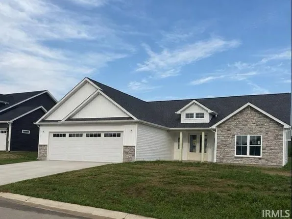 2095 Maple Leaf Dr, Kokomo, IN 46902