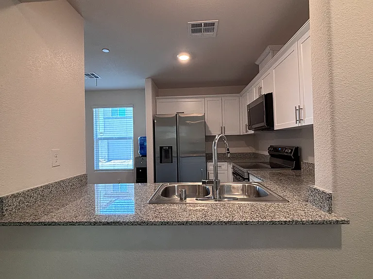 2833 Champagne Gold Ave — Photo 5