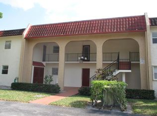 106 Lake Evelyn Dr, West Palm Beach, FL 33411
