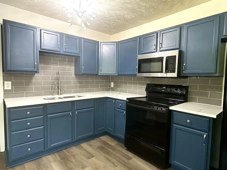 1609 Grandview Dr — Photo 7