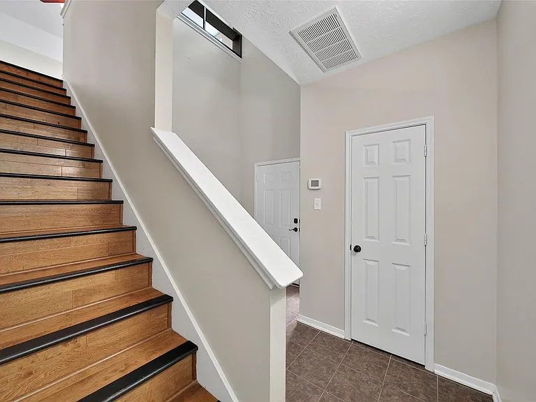 3323 Masters Point Dr — Photo 23