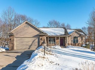 3975 Roberts Rdg NE, Iowa City, IA 52240