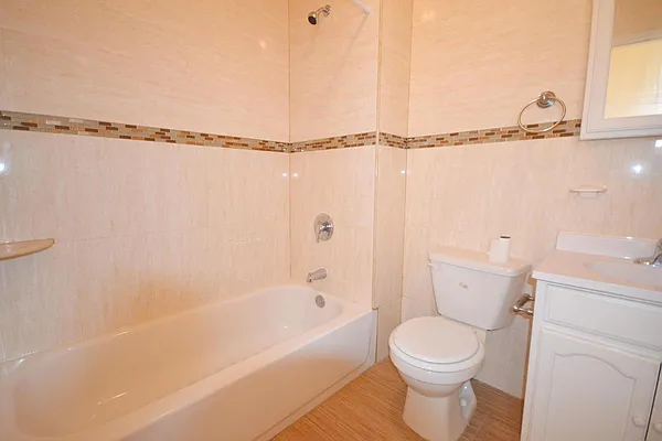 Rented by Ivy Properties | media 37