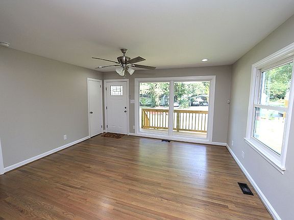 2nd image of 804 Culpepper Ln