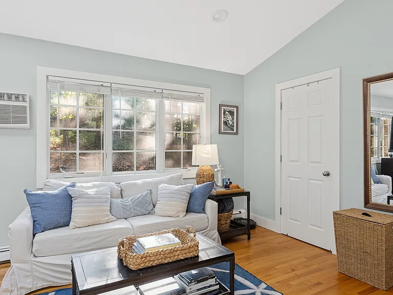17 Montauk Ave — Photo 20
