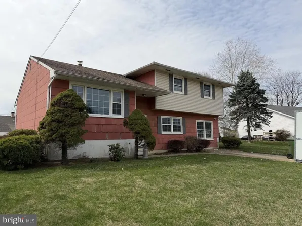 5 Clive Ct, Ewing, NJ 08638