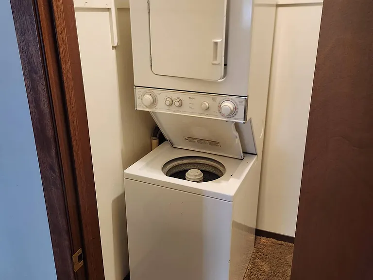 548 12th St SE #6 — Photo 6