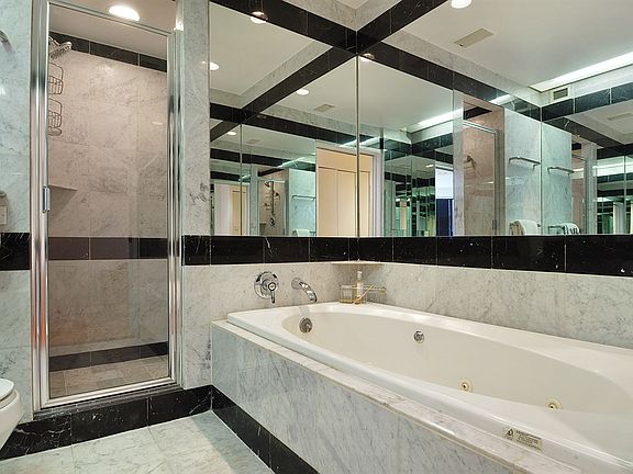 4th image of 150-156 W 56th St APT 5506