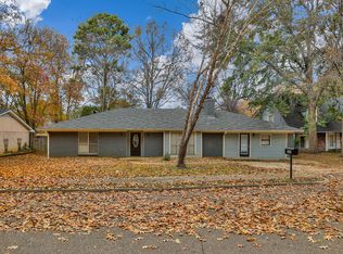1704 Rosemont Cir, Clinton, MS