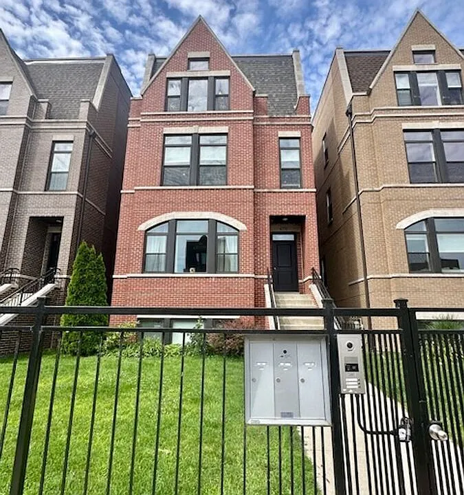 4350 S Oakenwald Ave #201
