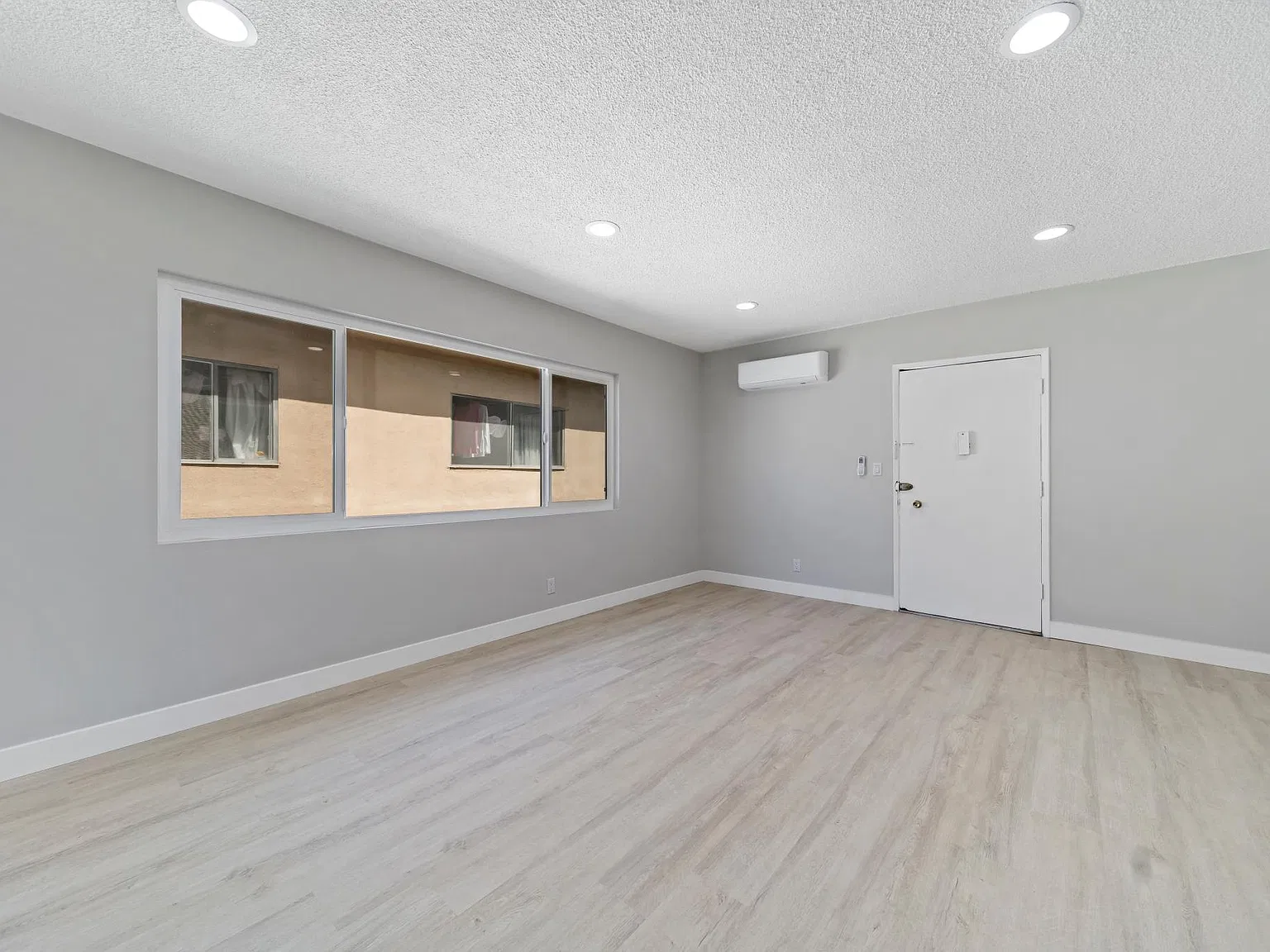 841 Cleveland St — Photo 2