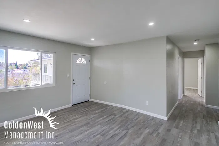 3 bed, 1.0 bath, 950 sqft, $2,250 — Photo 3