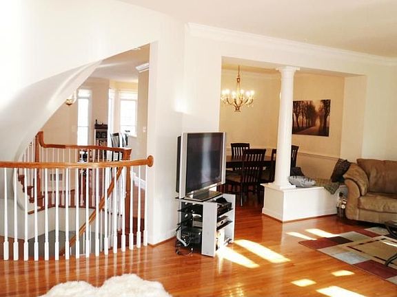 3rd image of 1840 Fonthill Ct