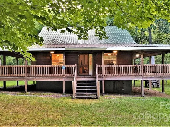 96 Wayne Lovedahl Rd, Cullowhee, NC 28723