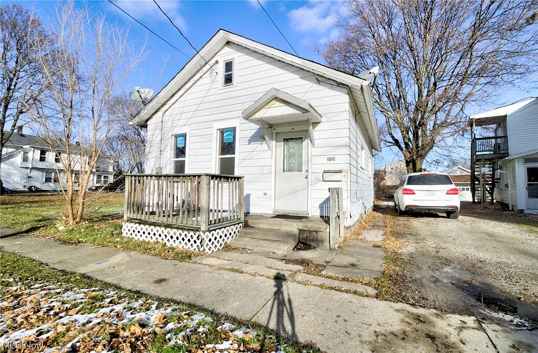 1312 Milan Rd photo 1