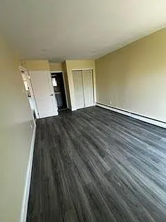 917 E 82nd St #2 — Photo 4