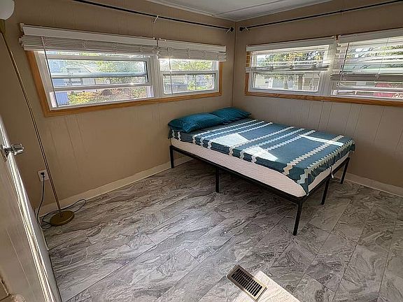3rd image of 404 Slim St