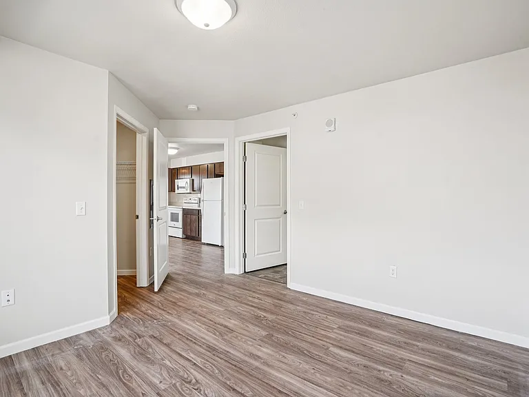 Sarazin Flats II — Photo 23