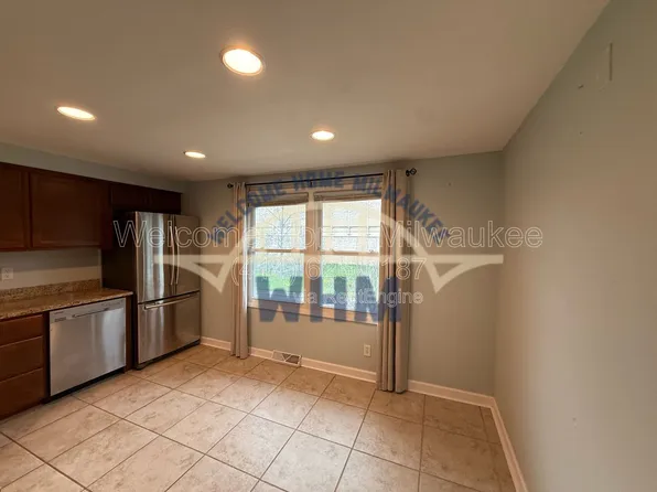 4248 S 5th St, Milwaukee, WI 53207