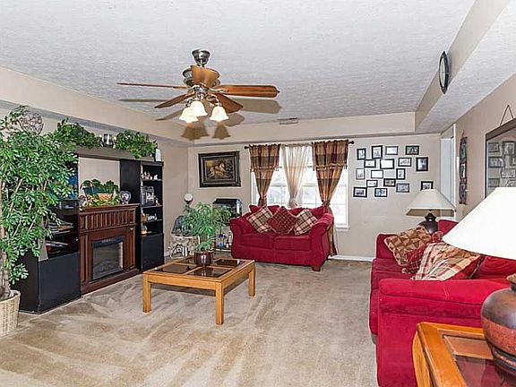 4th image of 1631 N Park Hurst Dr