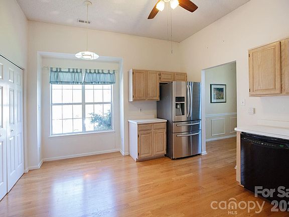 5th image of 14621 Smith Rd