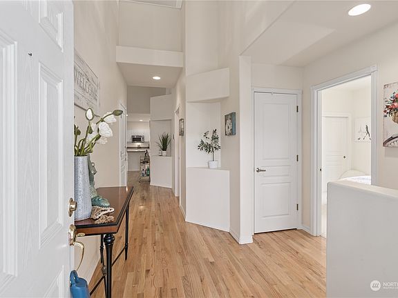 5th image of 16902 91st Avenue E