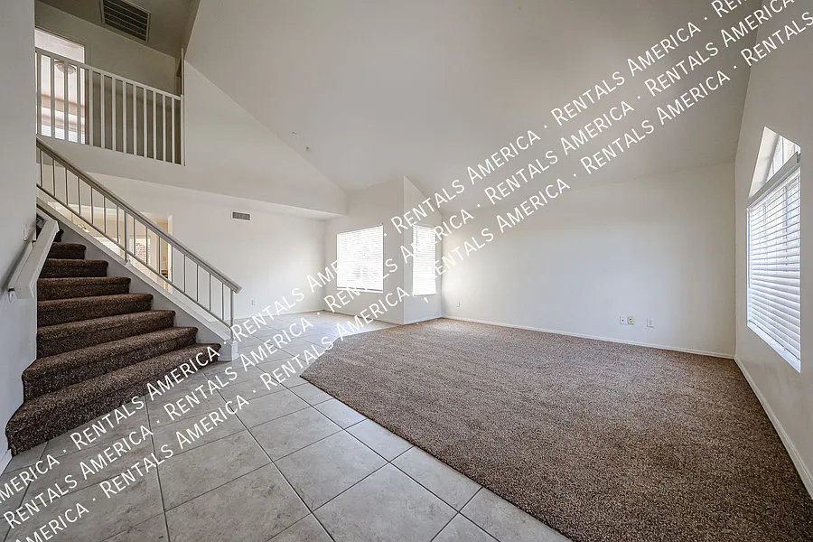 Large House with Pool! — Photo 2
