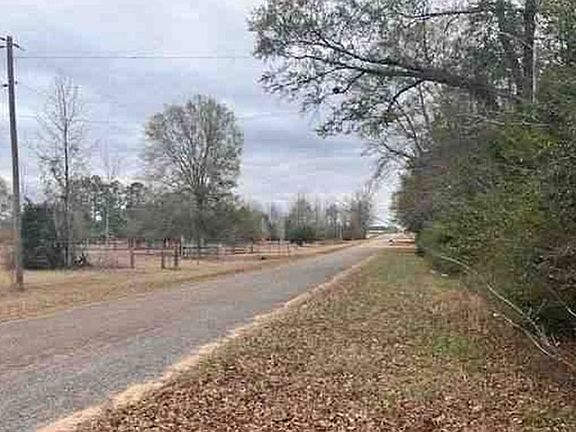 Exterior Neighborhood (street photo)