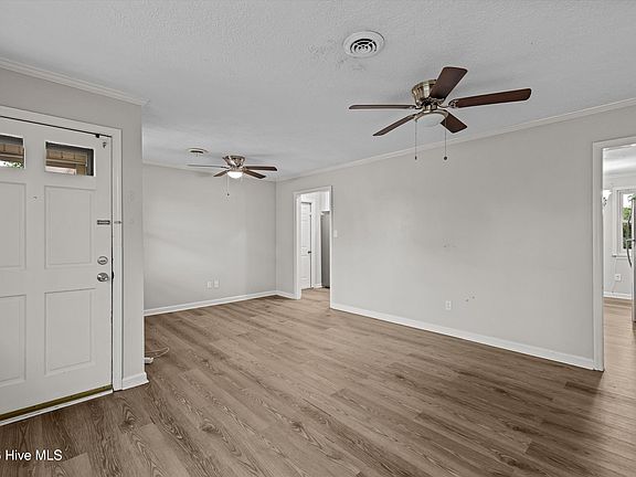 5th image of 3990 Fairfax Street