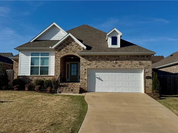 4710 W Canyon Run Dr, Fayetteville, AR 72704