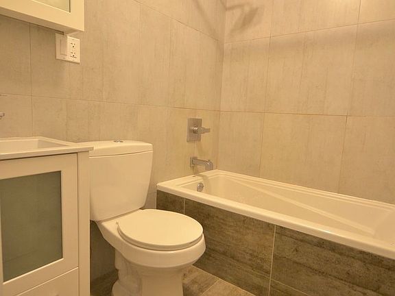 4th image of 334 Chauncey St APT 1A