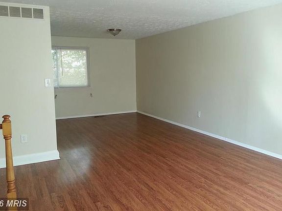 4th image of 903 Finch Dr