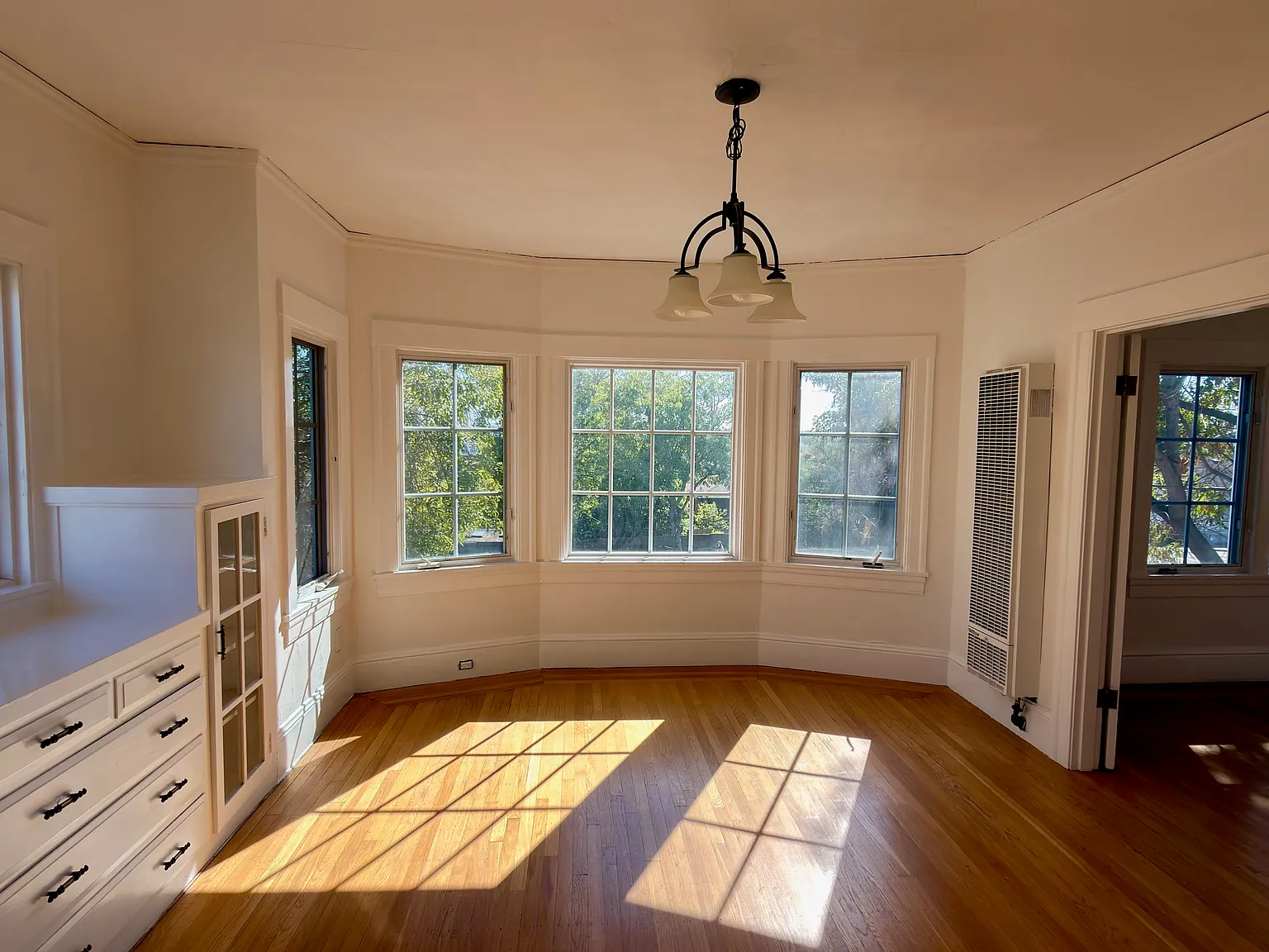 1 bed, 1100 sqft, $3,400 — Photo 4
