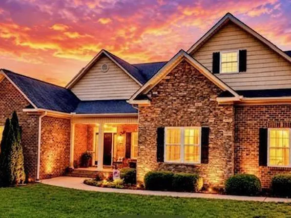 501 Scott Farm Rd, Clemmons, NC 27012